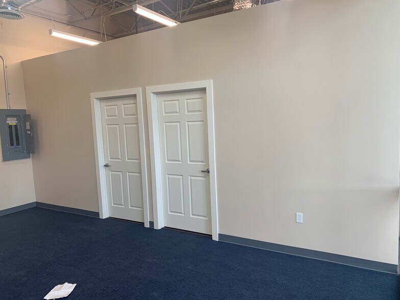 More Photos Of 3201 Oak, Phoenix General Retail For Lease
