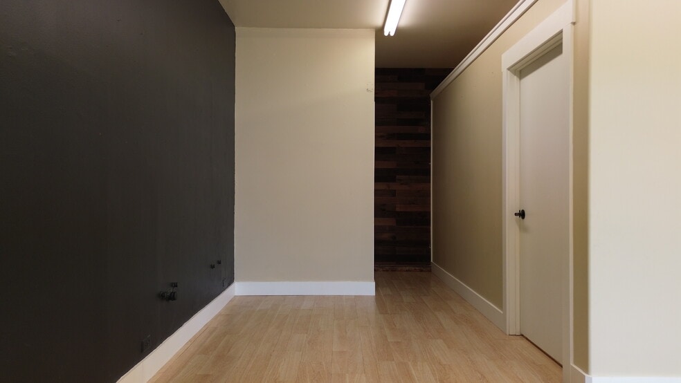 More Photos Of 2358-2368 Lincoln St, Oroville Office For Lease