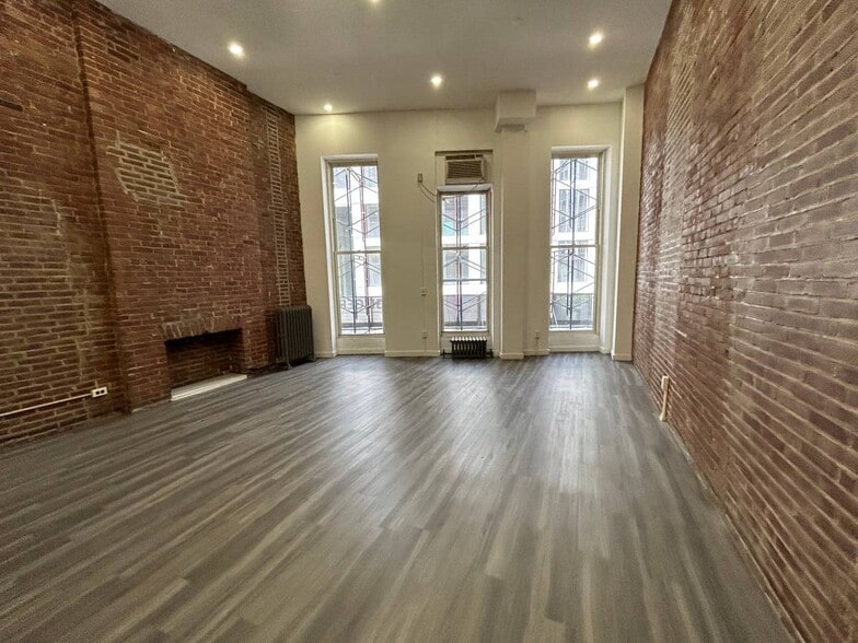 More Photos Of 34-44 W 31st St, New York Apartments For Lease