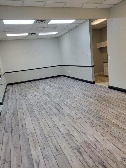 More Photos Of 5485 Lee St, Lehigh Acres Warehouse For Lease