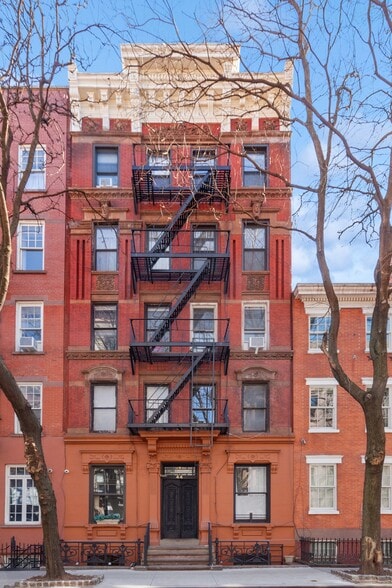 Primary Photo Of 44 Perry St, New York Apartments For Sale