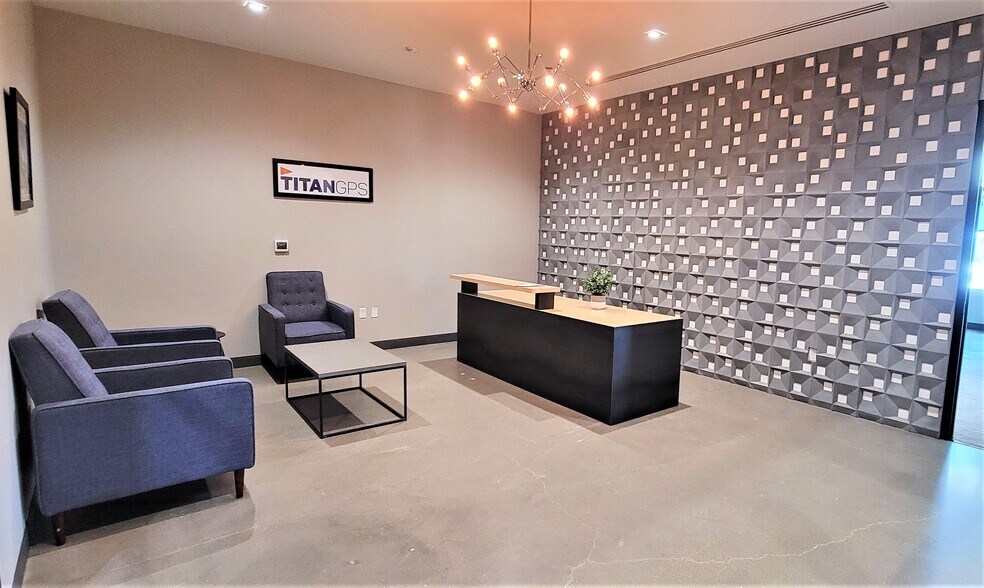 More Photos Of 7300 N Via Paseo Del Sur, Scottsdale Loft Creative Space For Lease