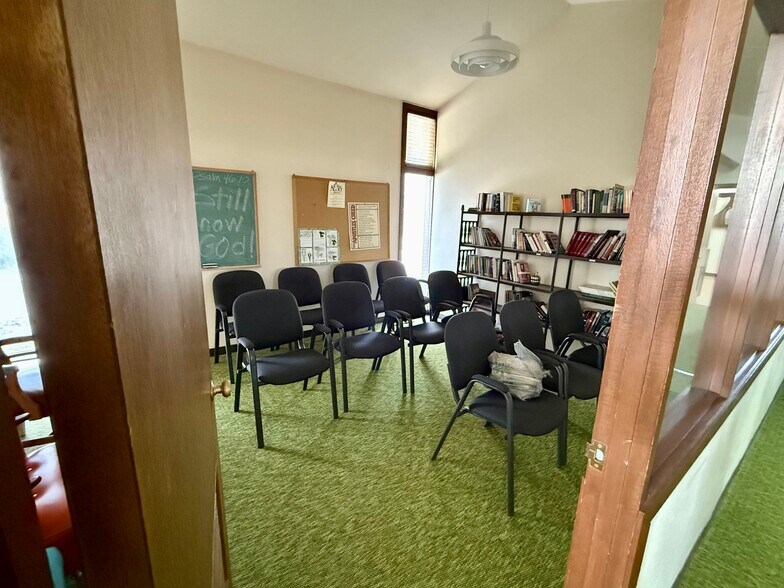 More Photos Of 209 1st N st, Hingham Religious Facility For Sale