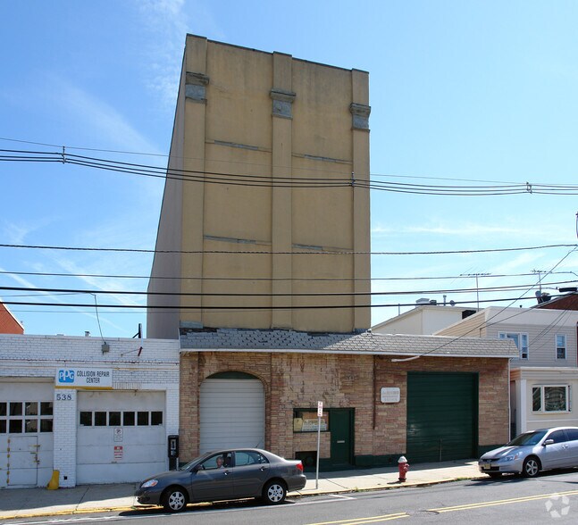 More Photos Of 534-536 43rd St, Union City Warehouse For Sale