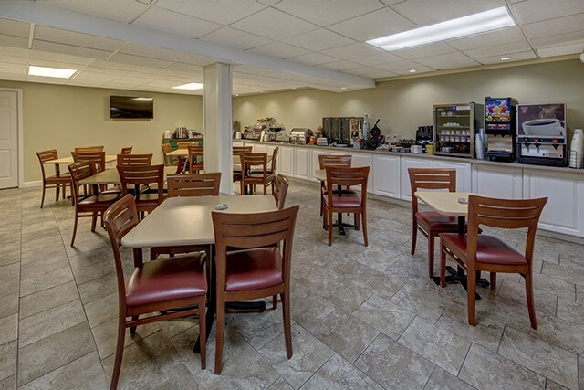 More Photos Of 2326 N Arkansas Ave, Russellville Hotel For Sale