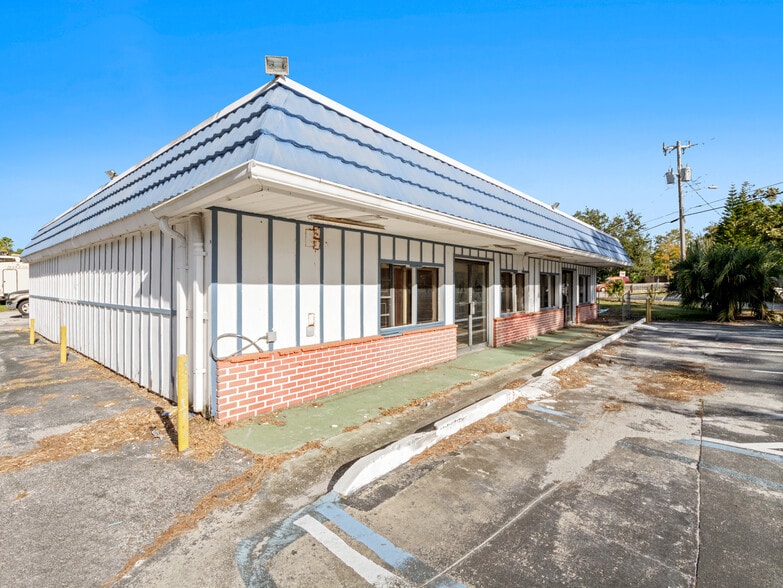 More Photos Of 1310 S Tropical Trl, Merritt Island General Retail For Sale