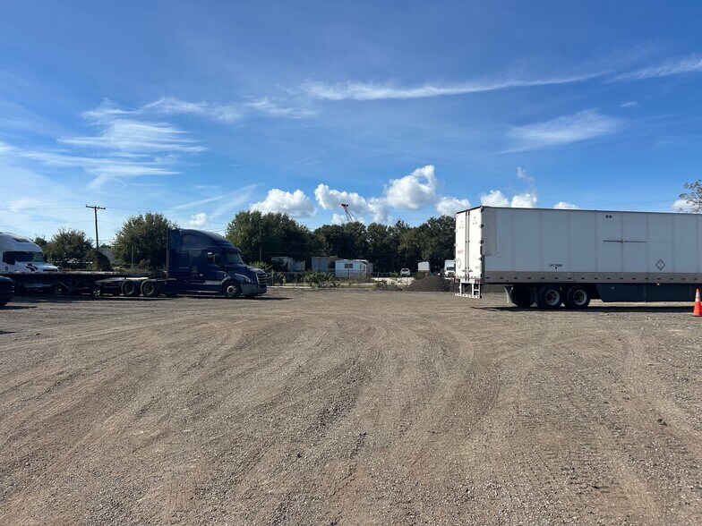 More Photos Of 5403 Causeway Blvd, Tampa Land For Lease