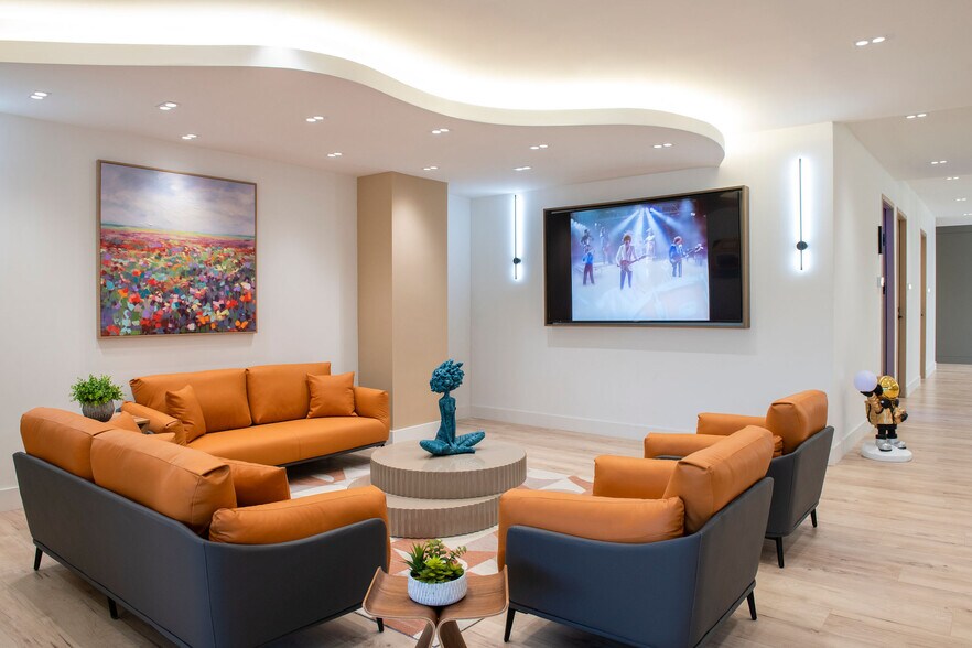 More Photos Of 21515 Vanowen St, Canoga Park Coworking Space