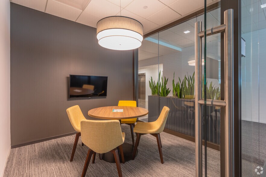 More Photos Of 65 Fairchild St, Charleston Office For Lease