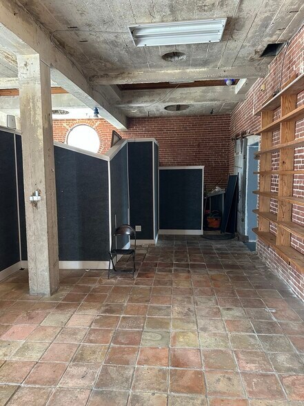 More Photos Of 2927 Paseo Dr, Oklahoma City Office For Lease