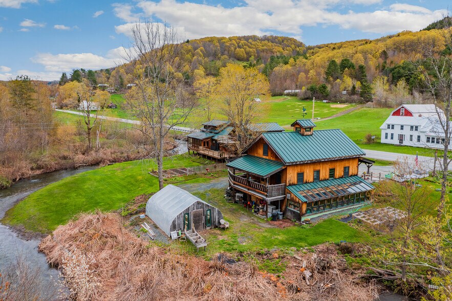 More Photos Of 49 Vermont 12, Pomfret General Retail For Sale