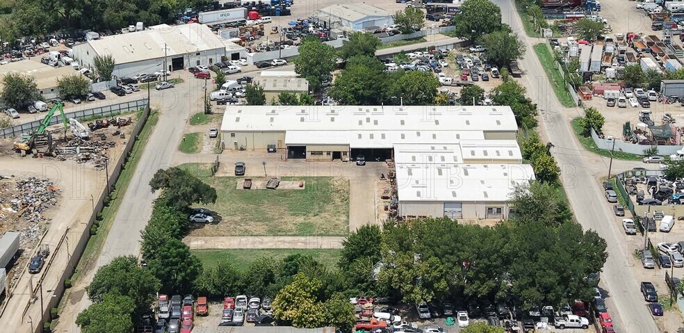 More Photos Of 2126 Ruder St, Dallas Flex For Sale
