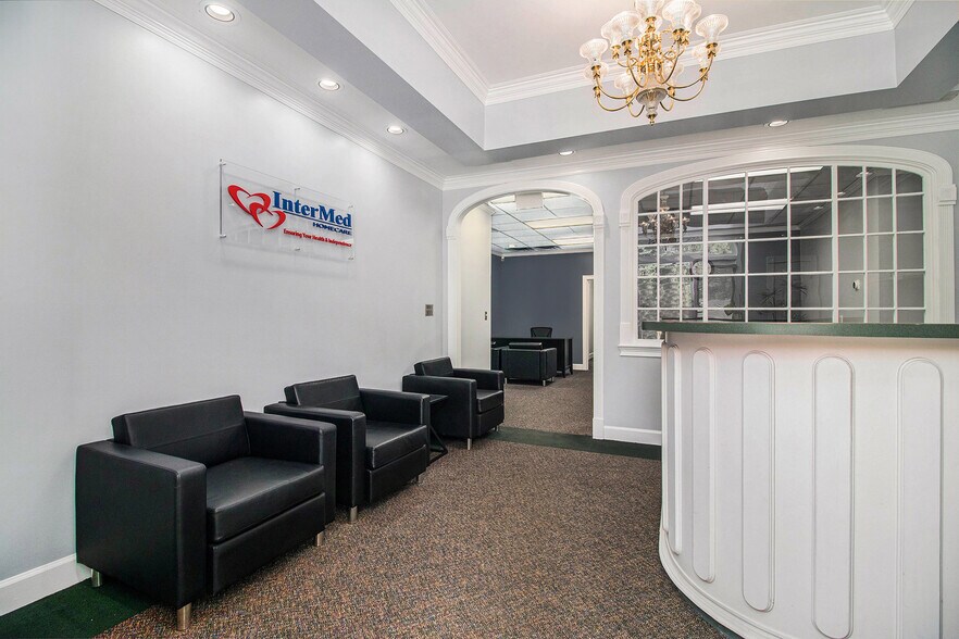 More Photos Of 1580 Warsaw Rd, Roswell Office For Sale