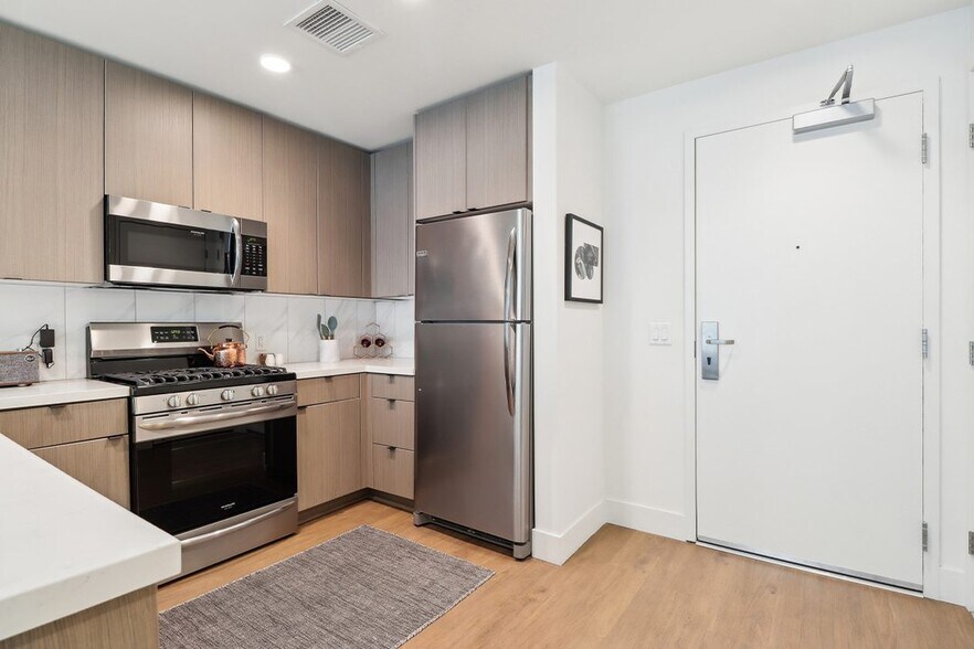 More Photos Of 700 W 9th St, Los Angeles Apartments For Lease