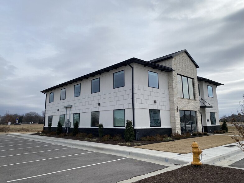 More Photos Of 7647 E 126th St S, Bixby Office For Lease