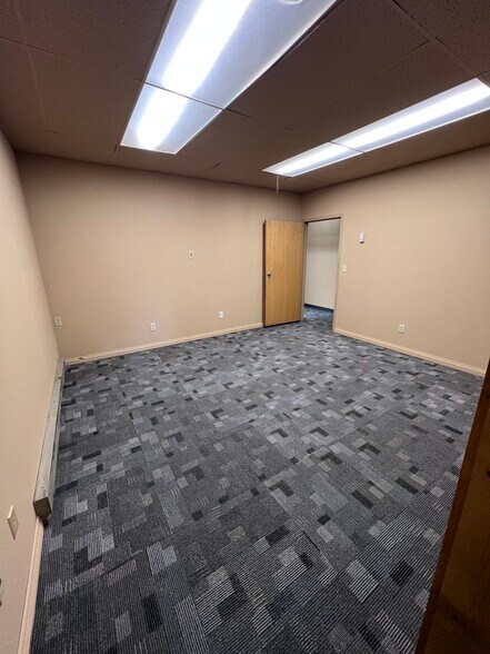 More Photos Of 215 Washington St, Brainerd Flex For Lease