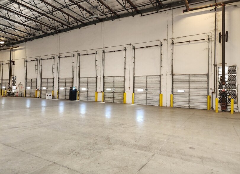 More Photos Of 12215 Holly St, Riverside Distribution For Lease