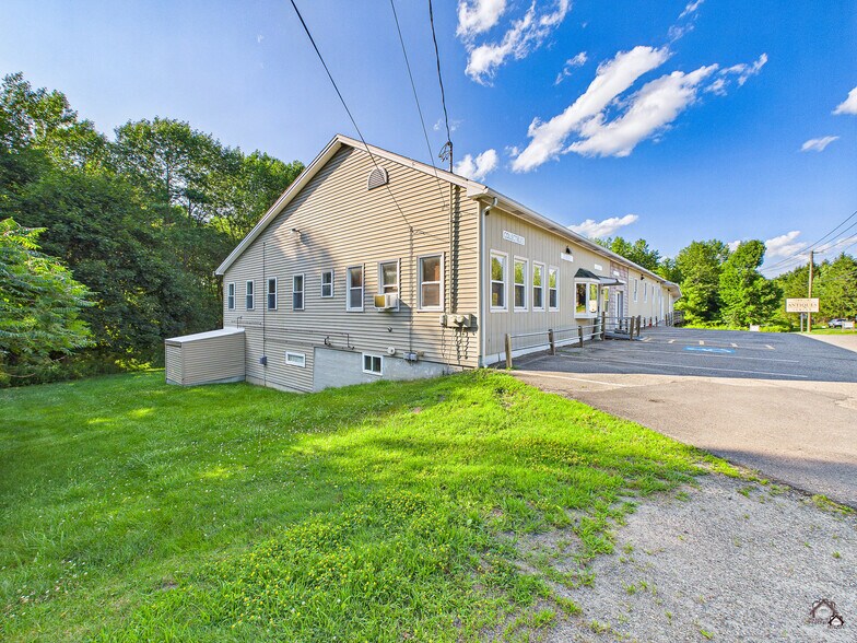 More Photos Of 2880 Riverside Dr, Vassalboro General Retail For Sale
