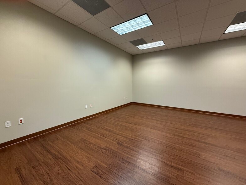 More Photos Of 1743 Park Center Dr, Orlando Medical For Lease