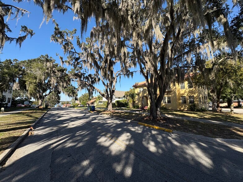 More Photos Of 725 W Central Ave, Winter Haven Office Residential For Lease