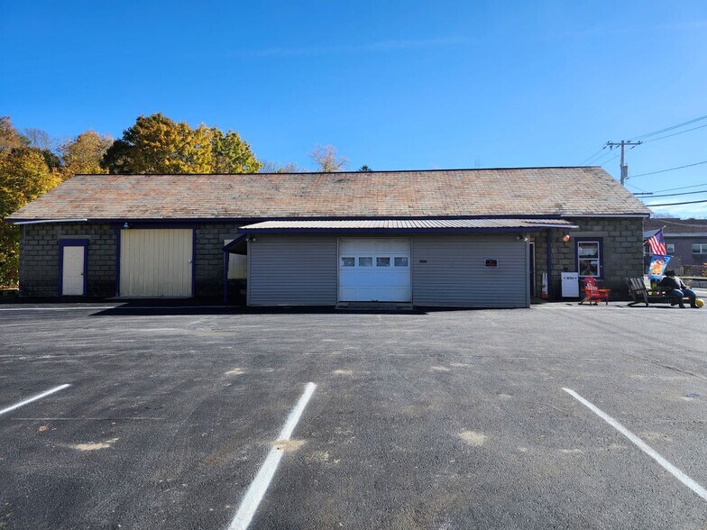 More Photos Of 98 W Main St, Cambridge Storefront Retail Office For Sale