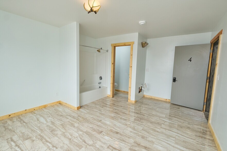 More Photos Of 23 Late September ln, Swan Valley Service For Sale