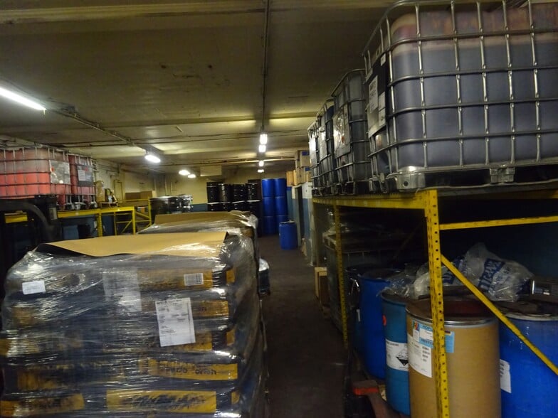 More Photos Of 3146 Marion St, Laureldale Manufacturing For Sale