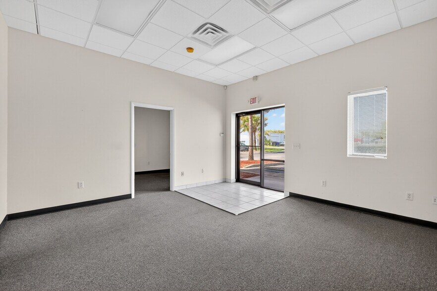 More Photos Of 300 Richey Rd, Leesburg Warehouse For Sale