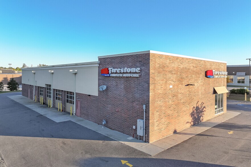 More Photos Of 2200 Interstate Dr, Opelika Auto Repair For Sale