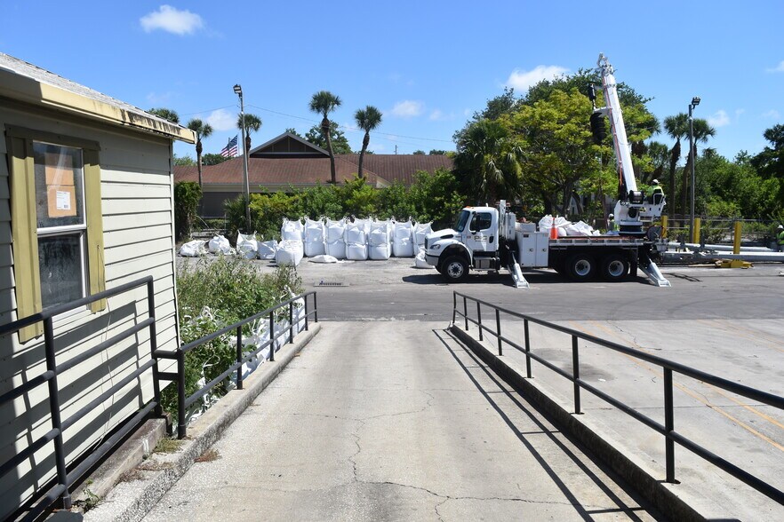 More Photos Of 11150 49th St N, Clearwater Truck Terminal For Lease