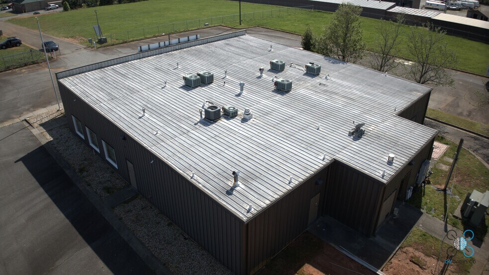 More Photos Of 3455 Keith Bridge Rd, Cumming Freestanding For Sale