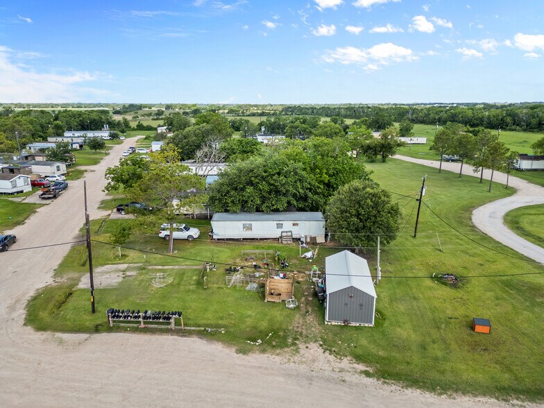 More Photos Of 354 Private Road 620, Bay City Manufactured Housing Mobile Home Park For Sale