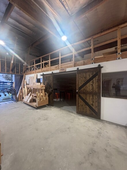 More Photos Of 3305-3311 Grande Vista Dr, Newbury Park Warehouse For Sale