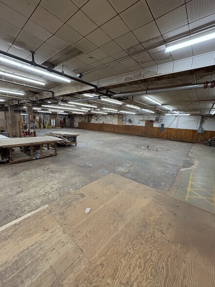 More Photos Of 1340 W Front St, Plainfield Manufacturing For Lease