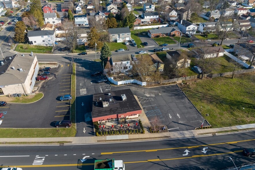 More Photos Of 76 E Pulaski Rd, Huntington Station Fast Food For Sale