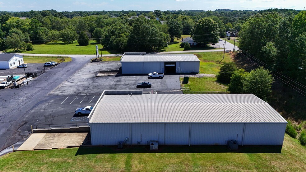 More Photos Of 267 Lakewood Dr, Greenville Warehouse For Lease