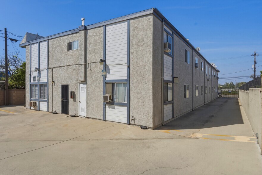 More Photos Of 814 W Redondo Beach Blvd, Gardena Apartments For Sale