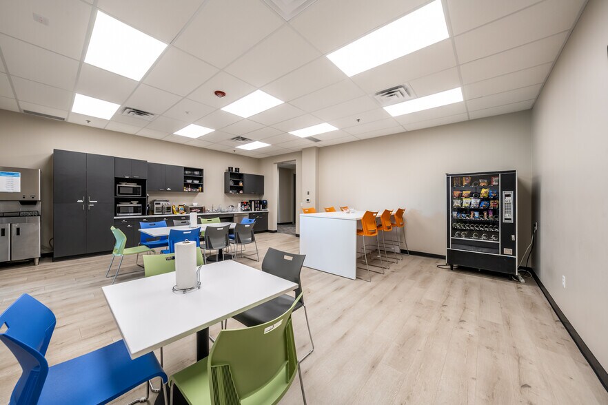 More Photos Of 3239 N Loop 1604, San Antonio Office For Sale