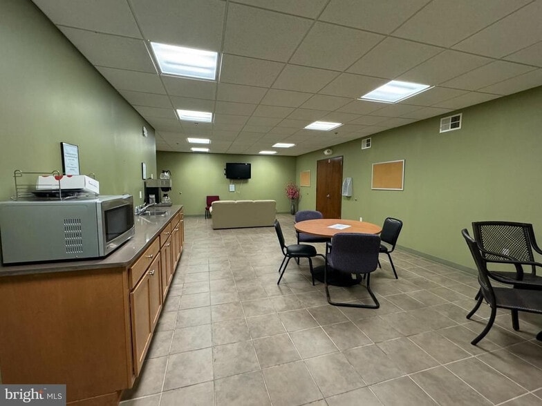 More Photos Of 1 E Market St, York Office For Sale