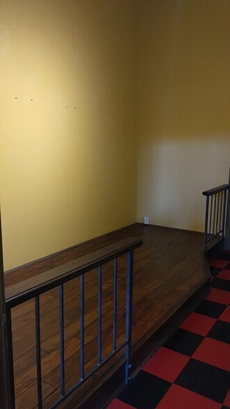 More Photos Of 907 Main St, Clarkdale General Retail For Lease