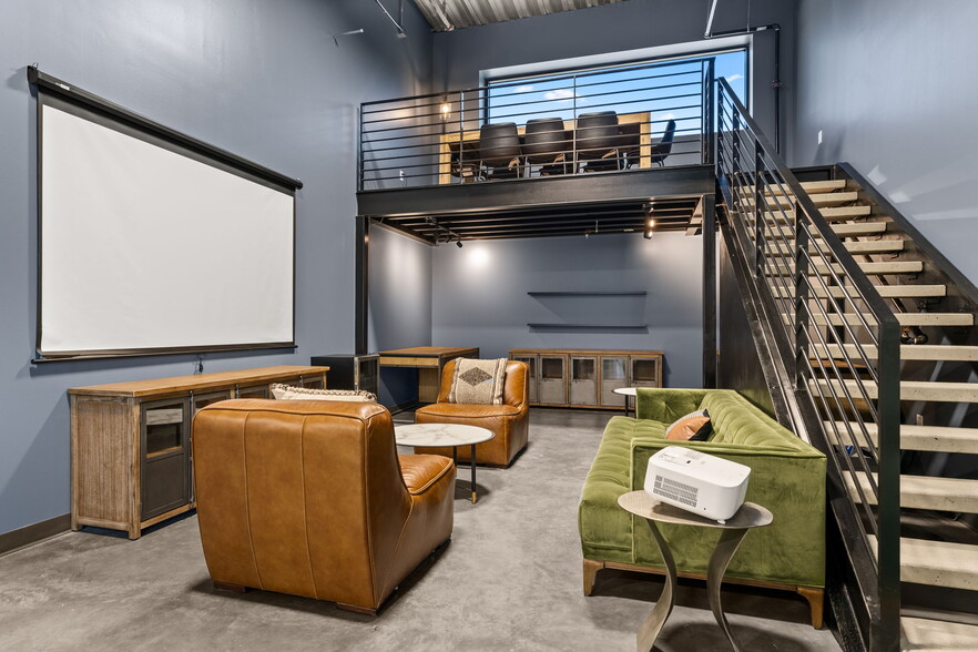 More Photos Of 4229 N FM 620 Hwy, Austin Showroom For Sale