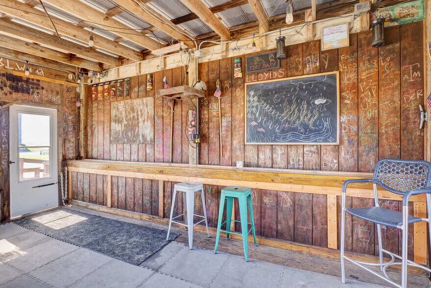 More Photos Of 2181 New River Inlet Rd, North Topsail Beach Convenience Store For Sale