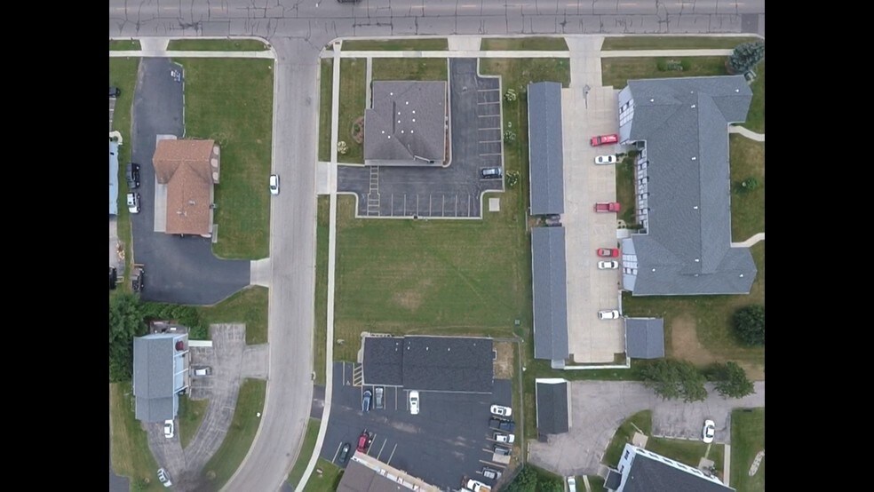 More Photos Of 1305 Excalibur Dr, Janesville Office For Sale