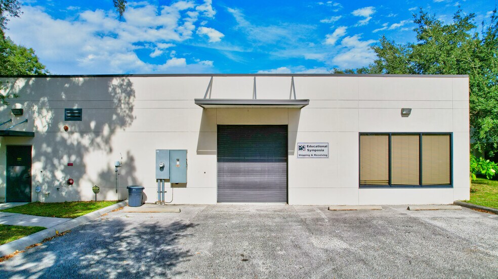 More Photos Of 5620 W Sligh Ave, Tampa Loft Creative Space For Sale