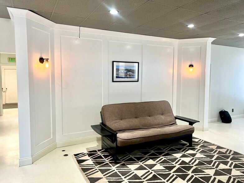 More Photos Of 616 S College Mall Rd, Bloomington Medical For Sale