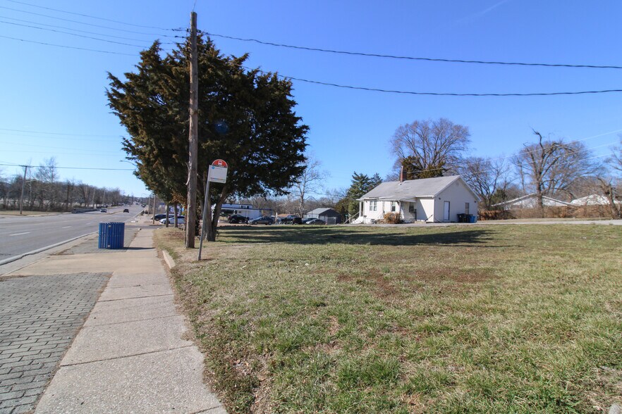 More Photos Of 7853 Olive Blvd, University City Office Residential For Sale
