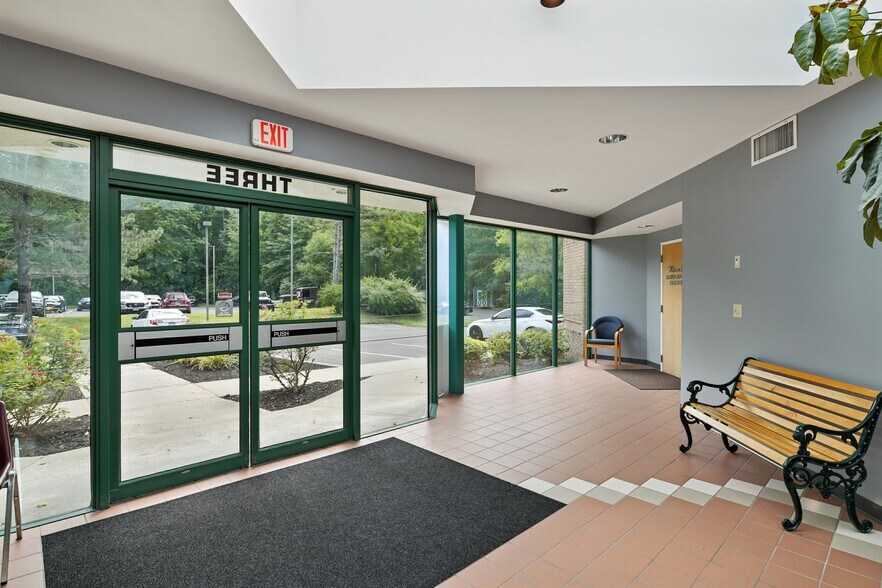 More Photos Of 3 Northwestern Dr, Bloomfield Medical For Lease