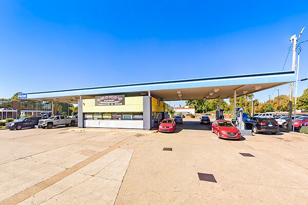 Primary Photo Of 1930 Airline Dr, Bossier City Convenience Store For Sale