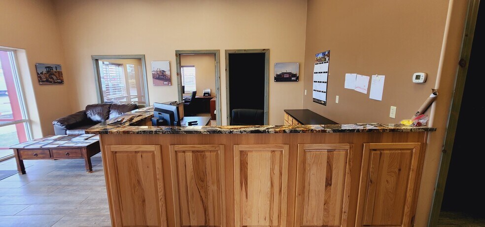 More Photos Of 860 35th Ave E, Dickinson Warehouse For Sale