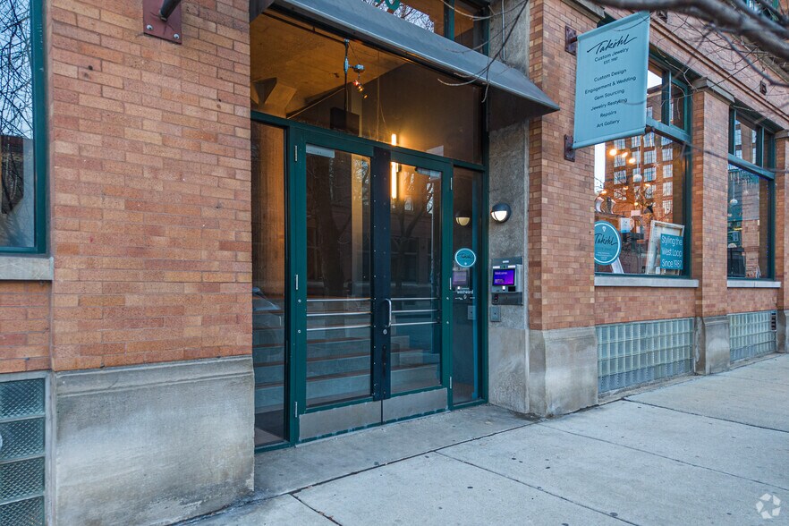 More Photos Of 110 N Peoria St, Chicago Apartments For Lease